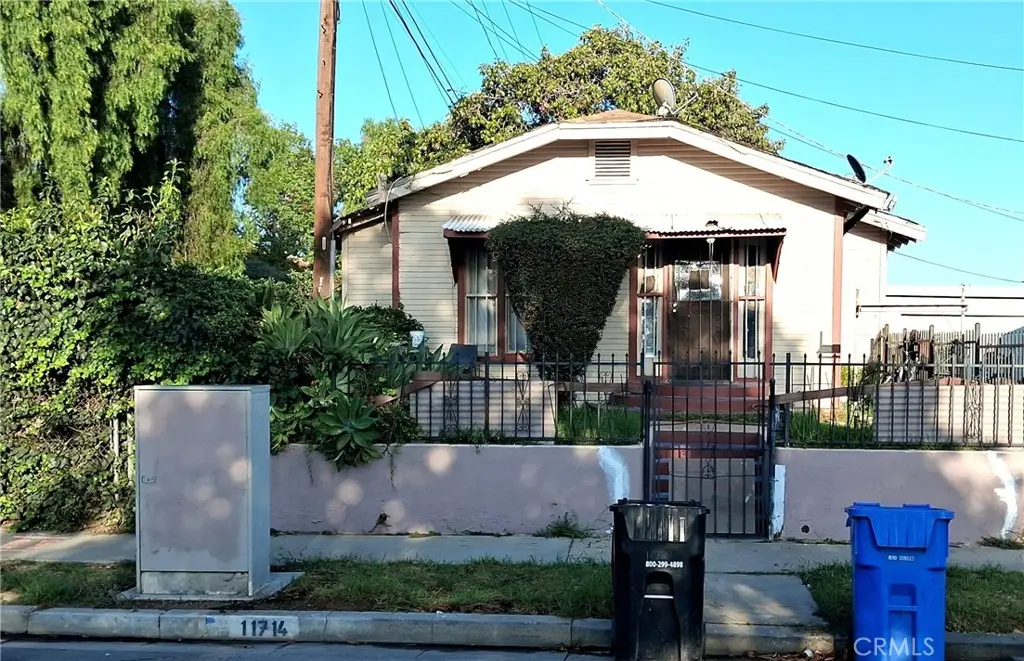 Single Family Residence for sale at 11714 S San Pedro, Los Angeles, CA featuring 2 beds and 1 bath
