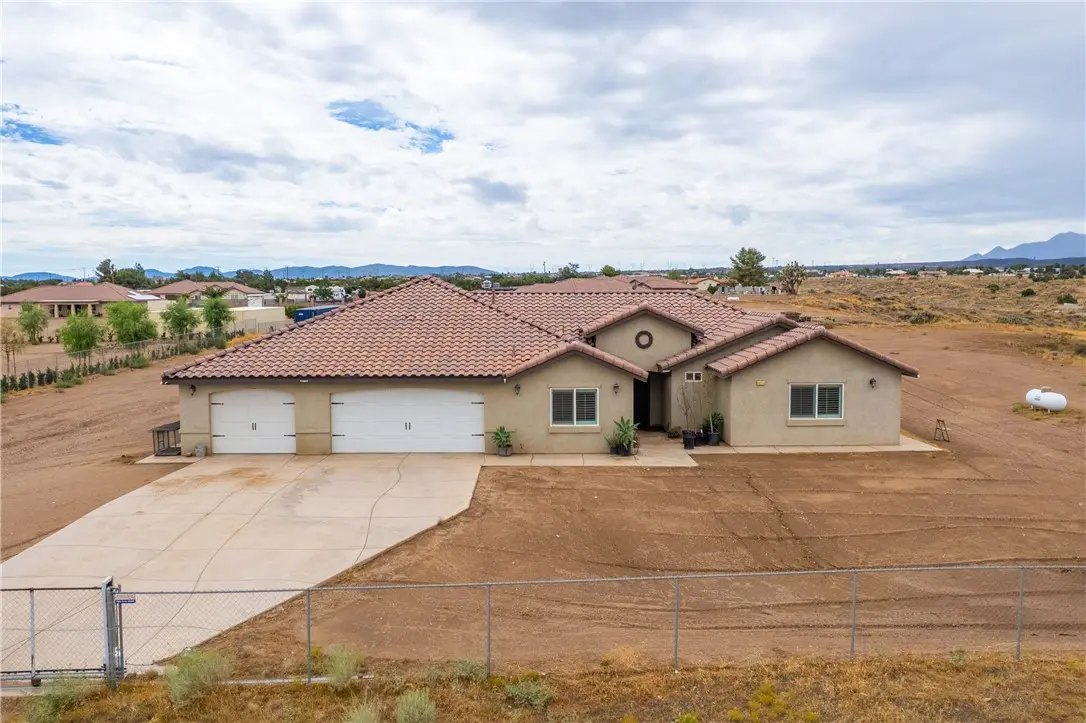 10215 Nielson, Oak Hills, CA — listing photo 1