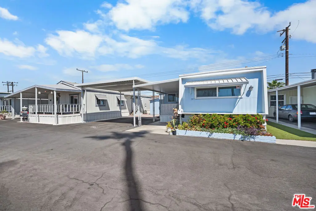 Manufactured In Park for sale at 16601 Garfield Ave 116, Paramount, CA featuring 3 beds and 1 bath