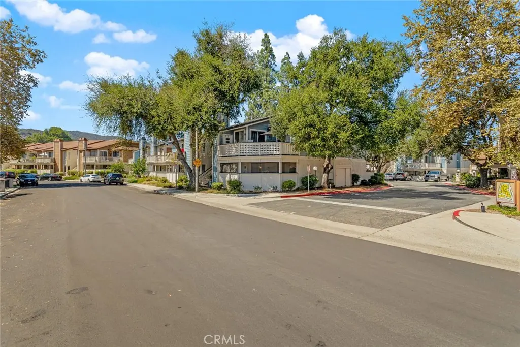 2438 Pleasant Way #M, Thousand Oaks, CA — listing photo 1