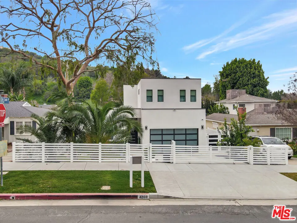 4203 Saugus Avenue, Sherman Oaks, CA — listing photo 1