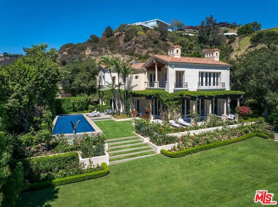 1672 Waynecrest Drive, Beverly Hills, CA — listing photo 1