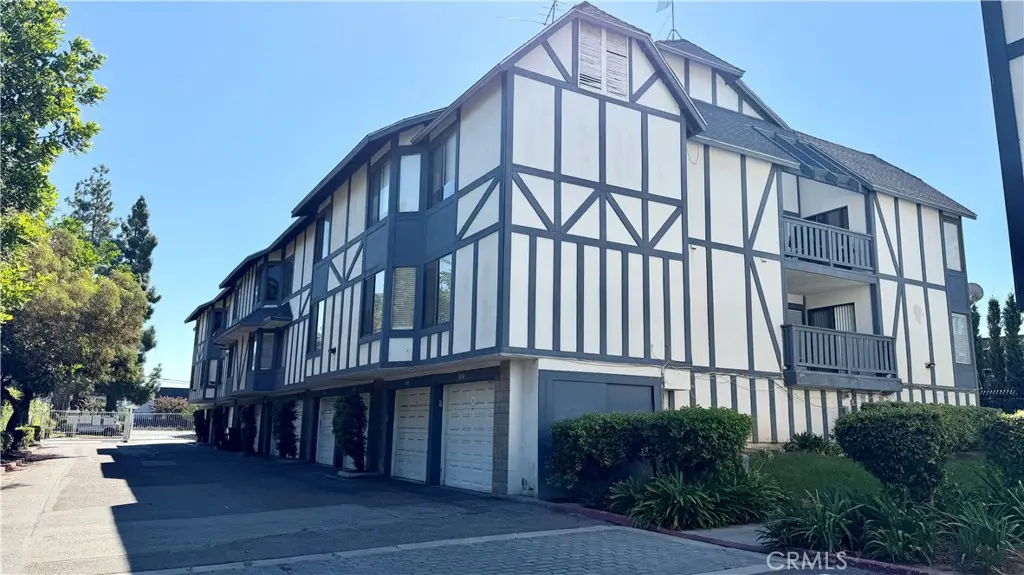 Condominium for rent at 3028 W Cheryllyn, Anaheim, CA featuring 3 beds and 2 baths