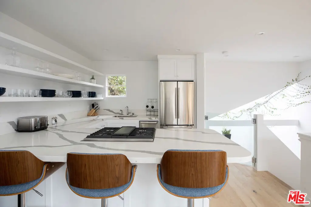 Condominium for rent at 29233 Heathercliff Road 3, Malibu, CA featuring 2 beds and 1 bath