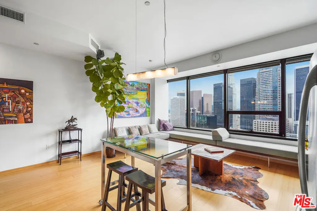 Condominium for rent at 1100 Wilshire Boulevard 2610, Los Angeles, CA featuring 1 bed and 1 bath