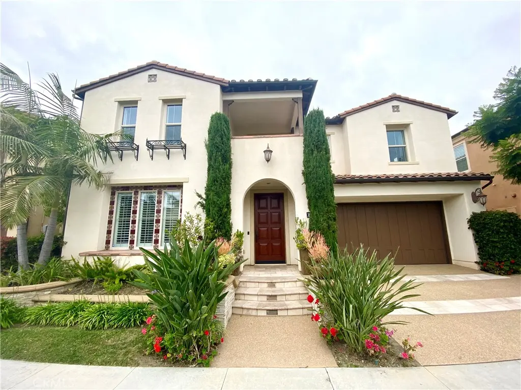 Single Family Residence for rent at 67 Interlude, Irvine, CA featuring 5 beds and 6 baths