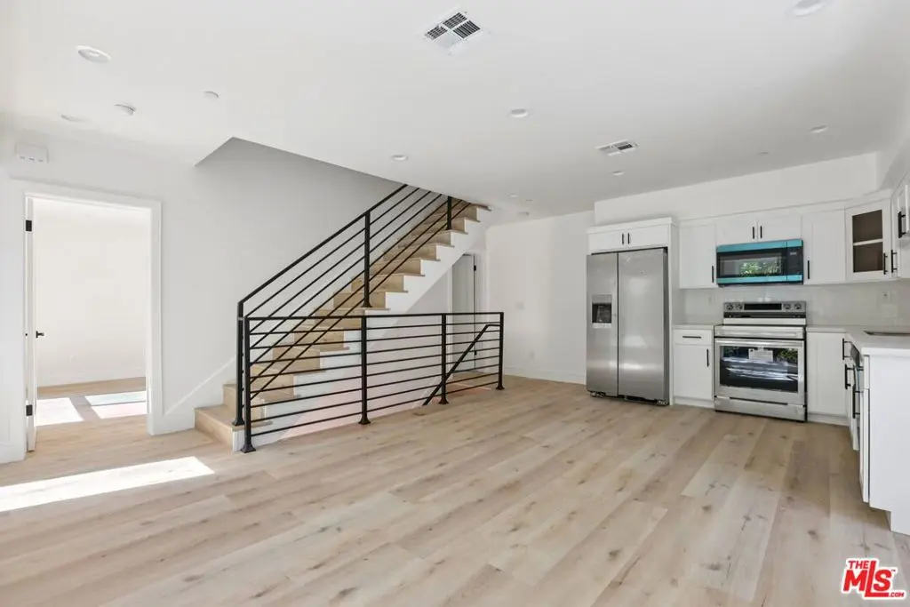 Condominium for rent at 2111 Holly Drive, Los Angeles, CA featuring 5 beds and 6 baths