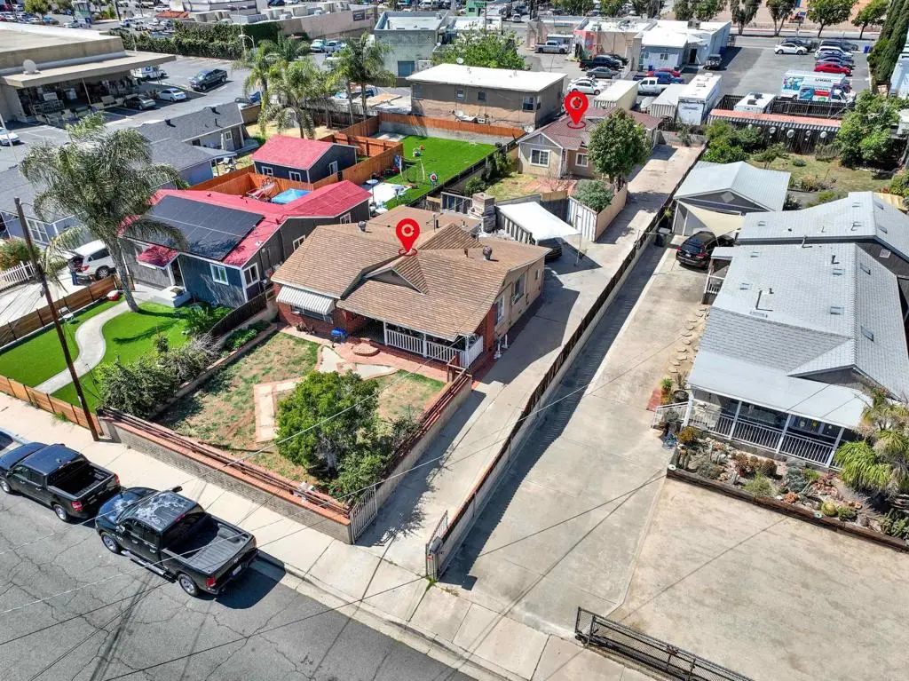 Duplex for sale at 1336 Peach Avenue, El Cajon, CA featuring 6 beds and 4 baths