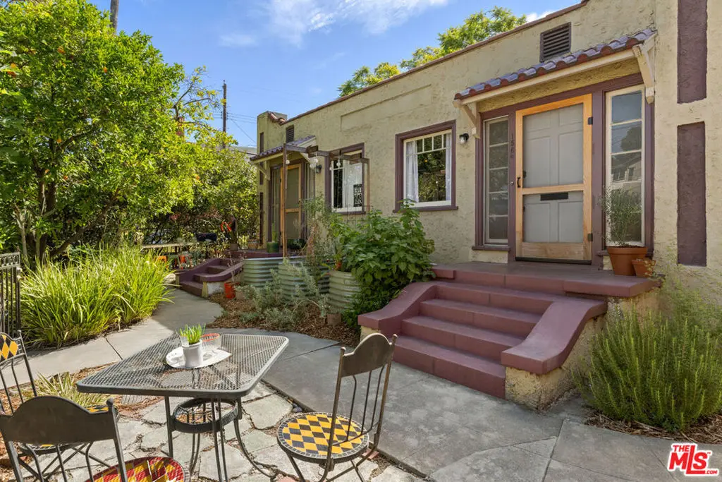 1560 Morton Avenue, Los Angeles, CA — listing photo 1
