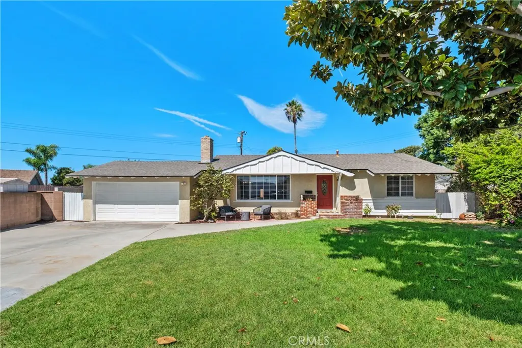Single Family Residence for sale at 805 S Oakhaven, Anaheim, CA featuring 3 beds and 2 baths