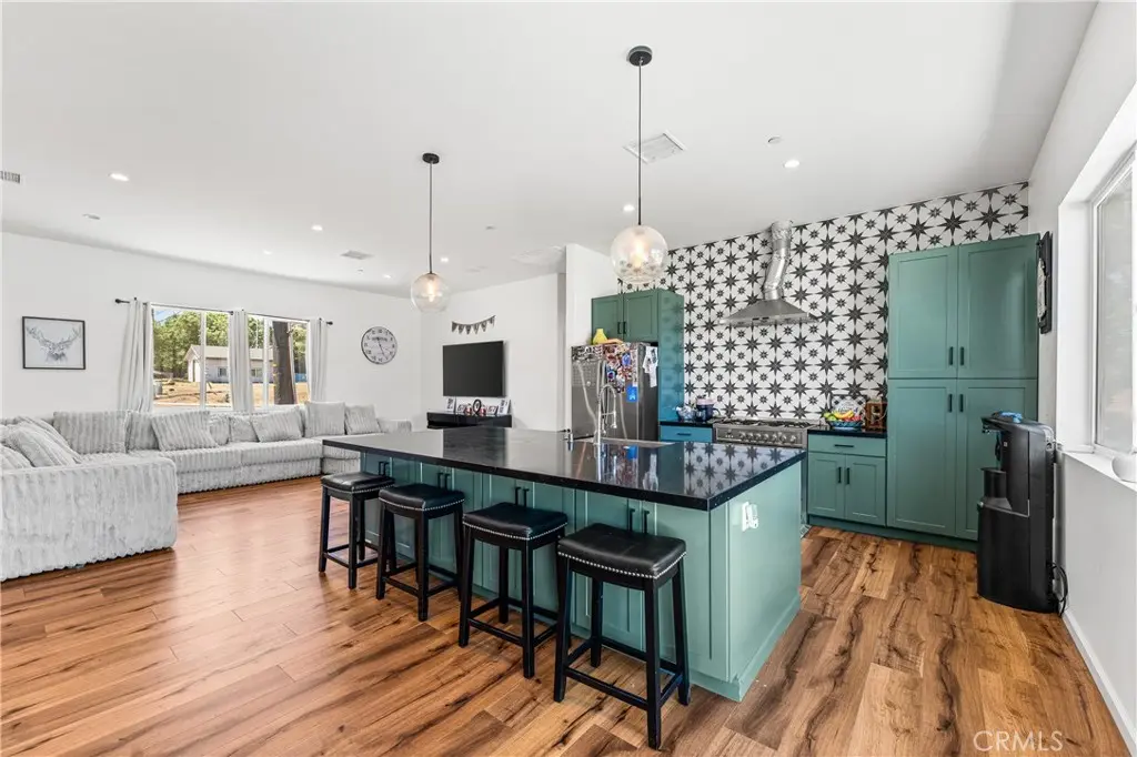 28301 Stallion Springs Dr, Stallion Springs, CA — listing photo 1
