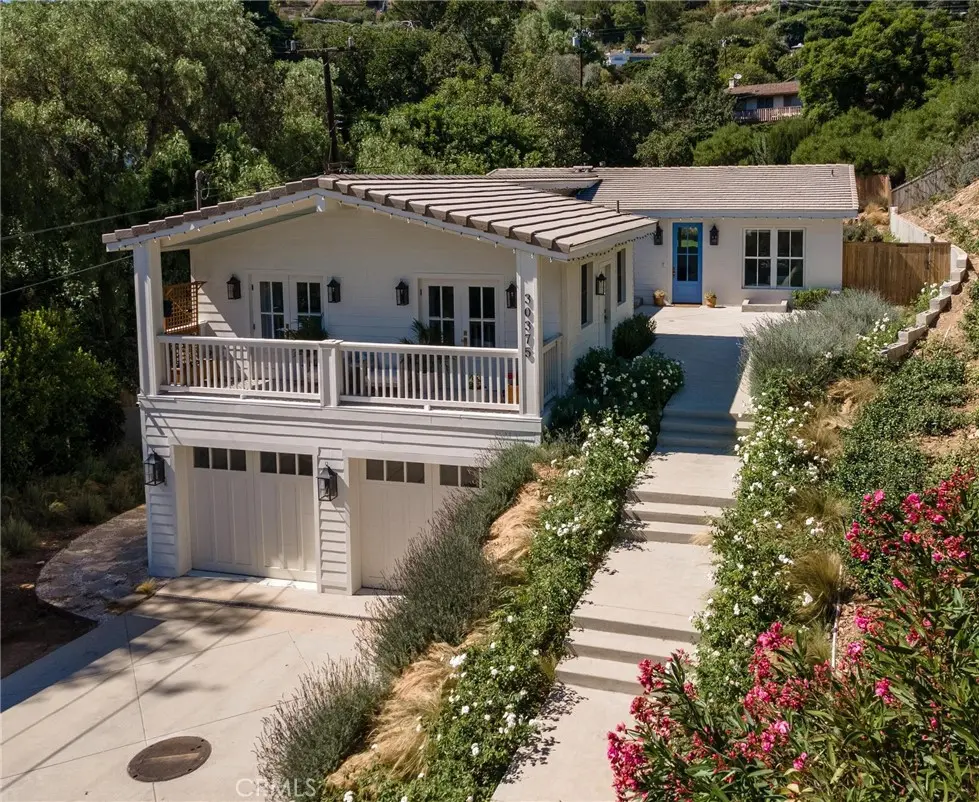 Single Family Residence for sale at 30375 Diamonte Lane, Rancho Palos Verdes, CA featuring 5 beds and 4 baths