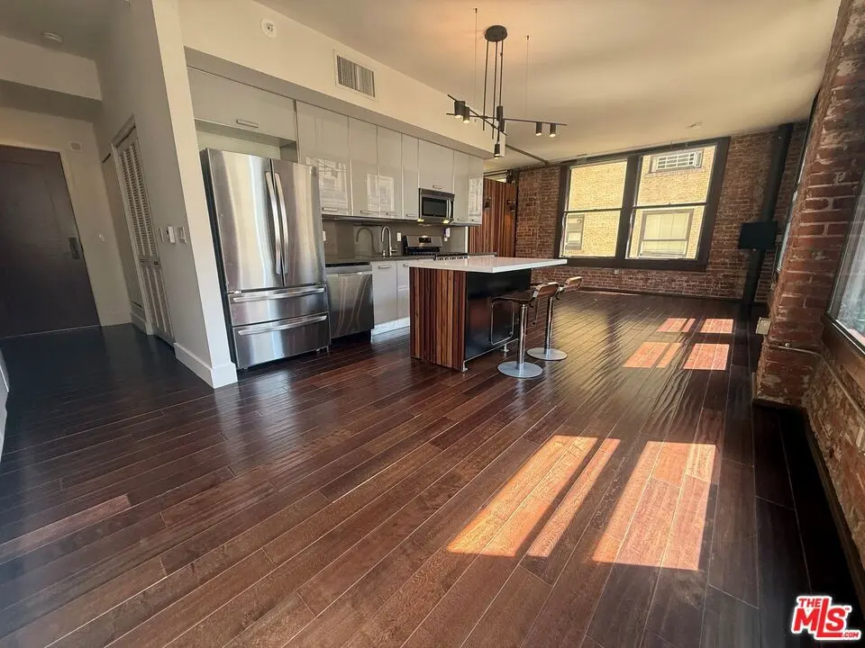 Condominium for rent at 460 S Spring Street 1011, Los Angeles, CA featuring 1 bed and 1 bath