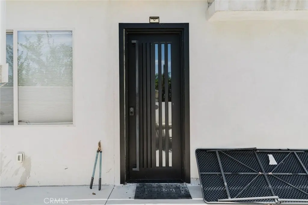 7347 1/2 Jamieson Avenue, Reseda, CA — listing photo 1