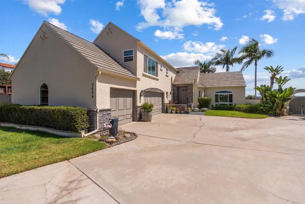 Single Family Residence for sale at 3684 Maria Ln, Carlsbad, CA featuring 5 beds and 3 baths