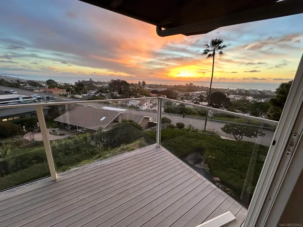 640 W Solana Circle 27, Solana Beach, CA — listing photo 1