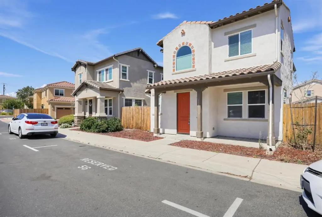 1137 Fox Field Lane, Santa Maria, CA — listing photo 1