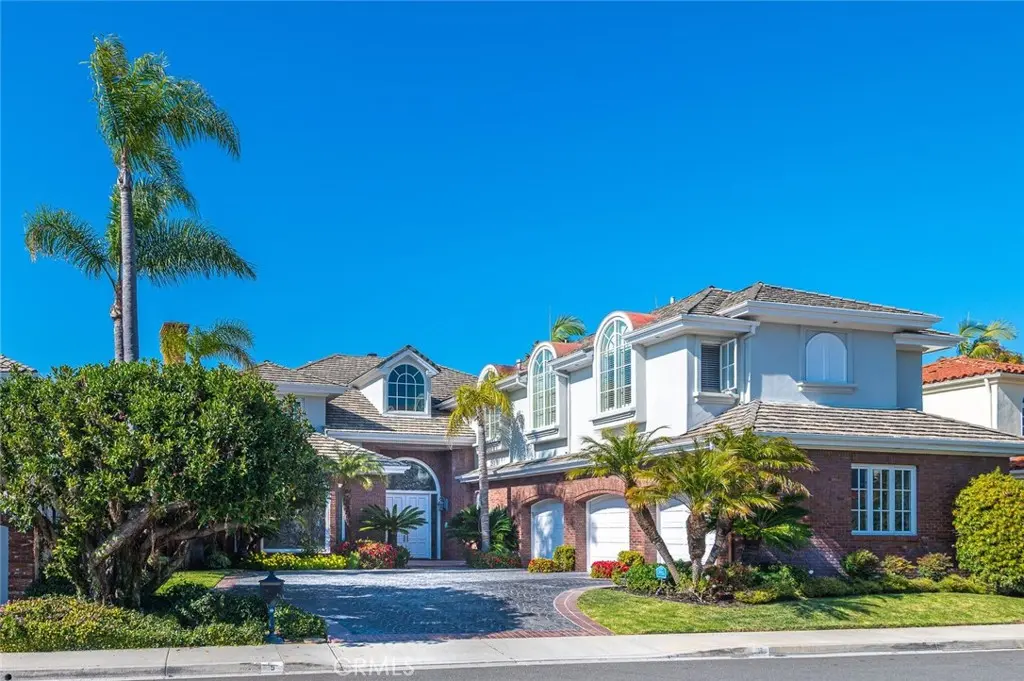 Single Family Residence for rent at 5 Sunpeak, Irvine, CA featuring 5 beds and 6 baths