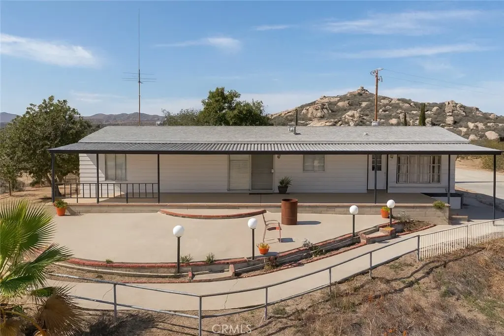 1020 Clayton, Perris, CA — listing photo 1