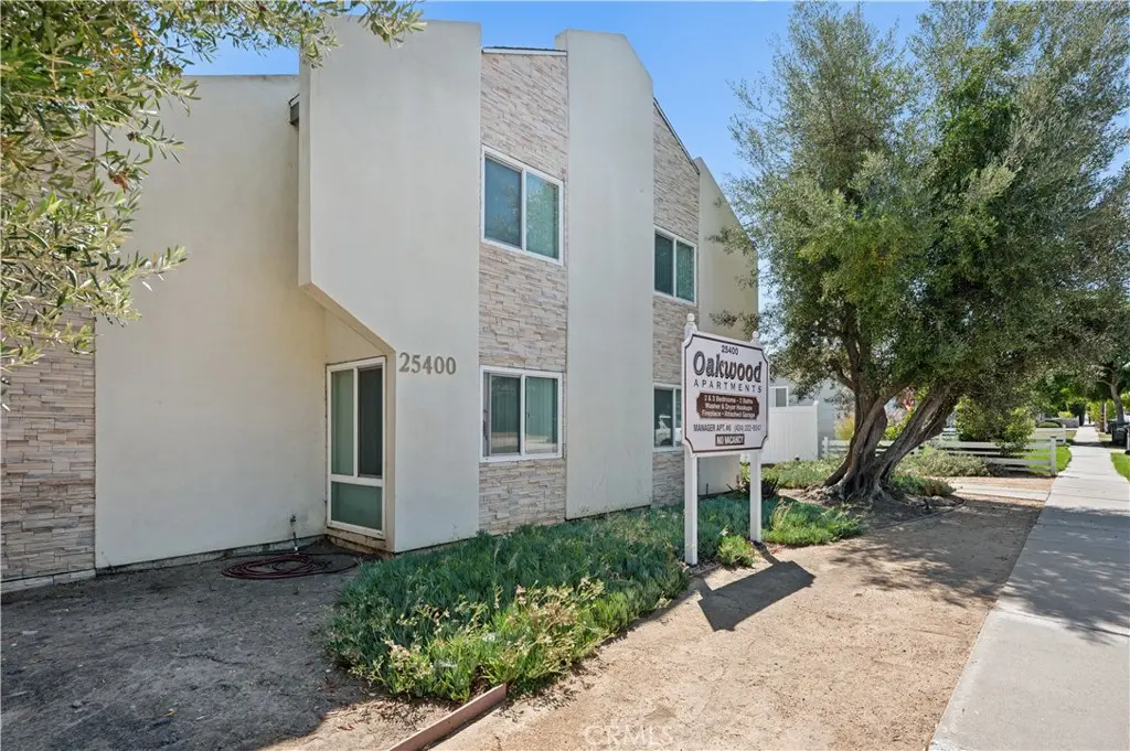 25400 Oak Street 13, Lomita, CA — listing photo 1