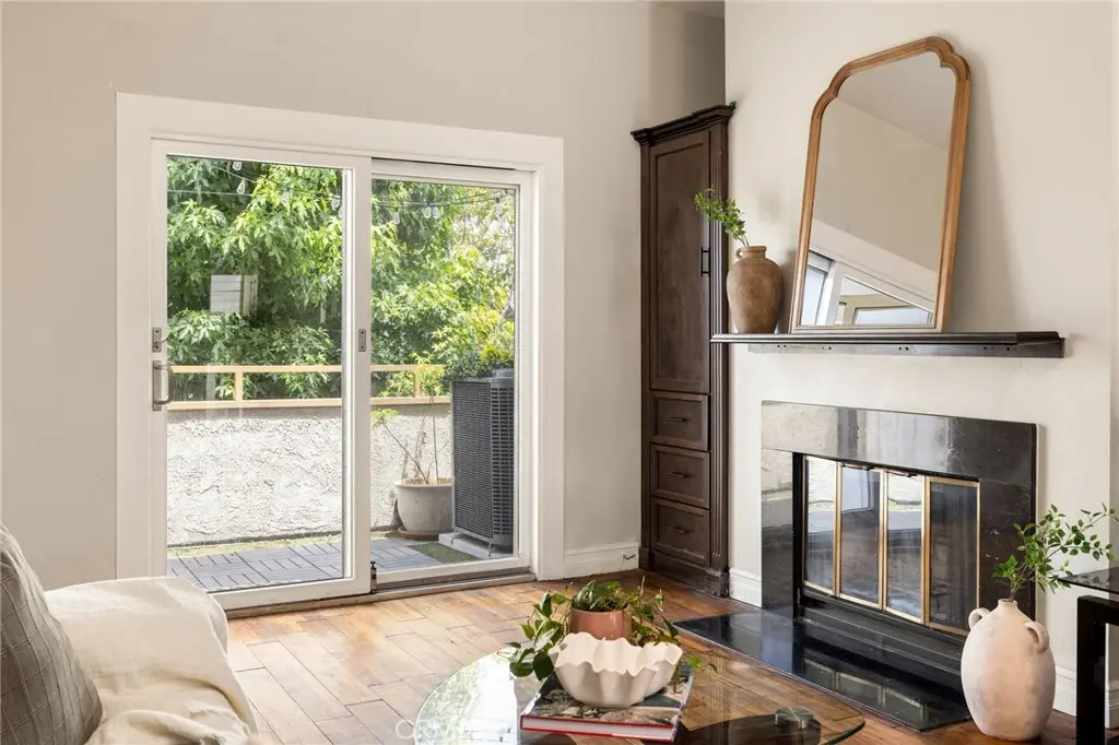 Condominium for rent at 645 Chestnut, Long Beach, CA featuring 2 beds and 2 baths