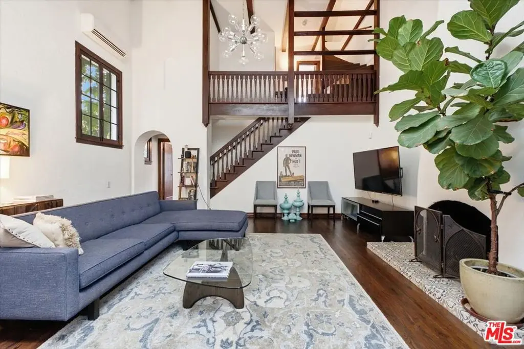 6202 Banner Avenue 1, Los Angeles, CA — listing photo 1