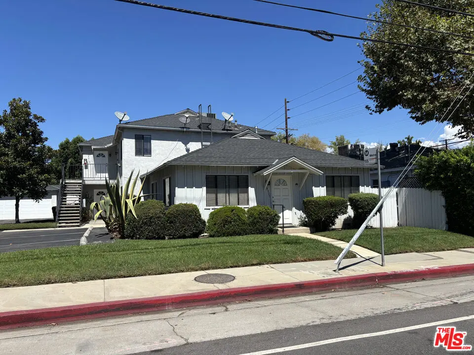 Apartment for rent at 14311 1/2 Magnolia Boulevard, Los Angeles, CA featuring 2 beds and 2 baths