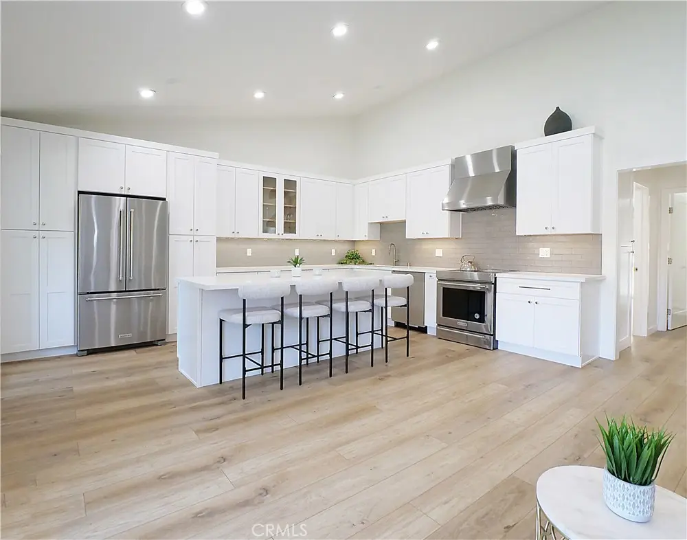 822 Camino Real #202, Redondo Beach, CA — listing photo 1