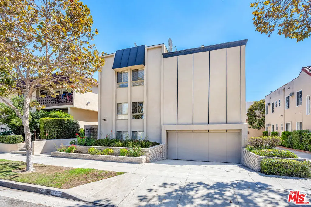 Condominium for rent at 248 S Rexford Drive 4, Beverly Hills, CA featuring 2 beds and 2 baths
