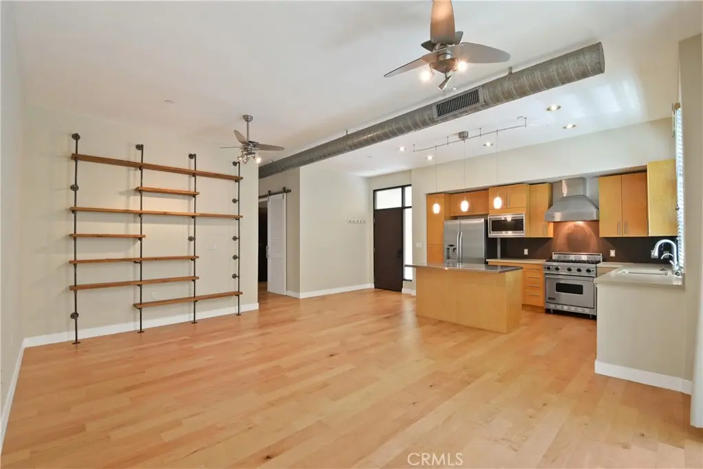 Condominium for rent at 133 The Promenade N 325, Long Beach, CA featuring 2 beds and 2 baths