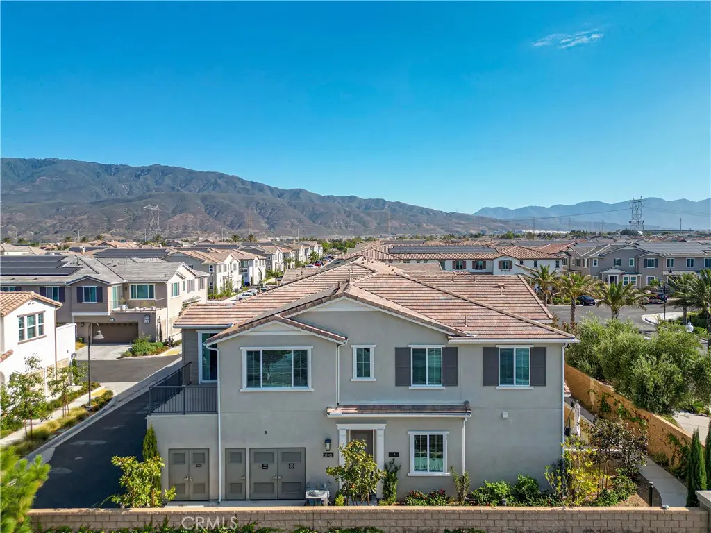 15901 Stresa 7, Fontana, CA — listing photo 1