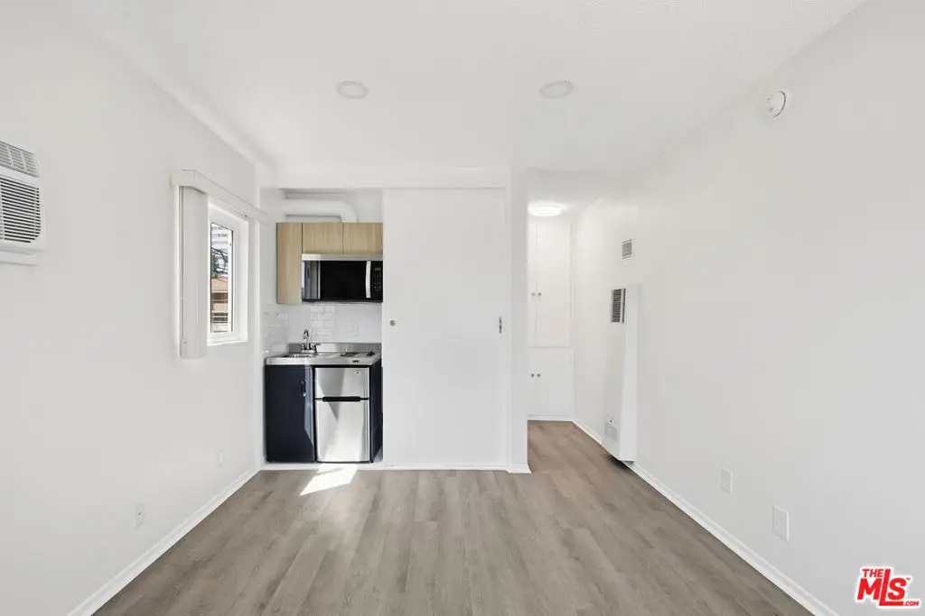 Apartment for rent at 1333 Barry Avenue 8, Los Angeles, CA and 1 bath
