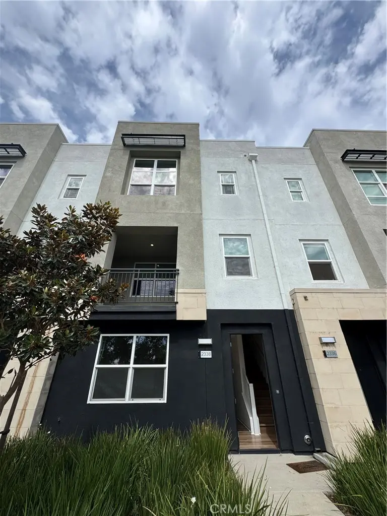 Condominium for rent at 2338 Synergy, Irvine, CA featuring 4 beds and 4 baths