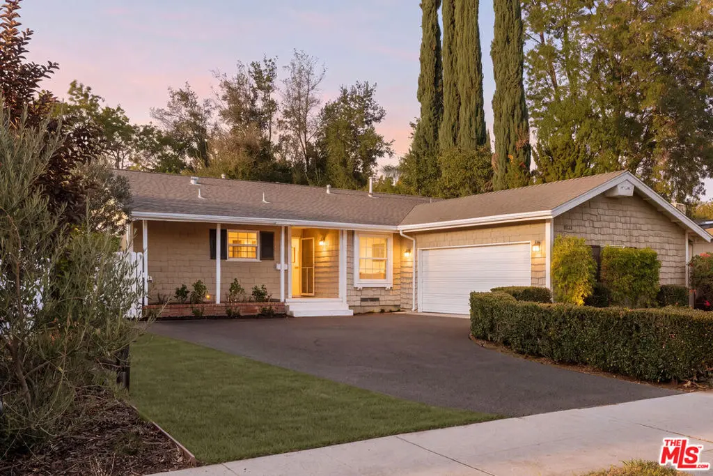 22251 Kittridge Street, Los Angeles, CA — listing photo 1