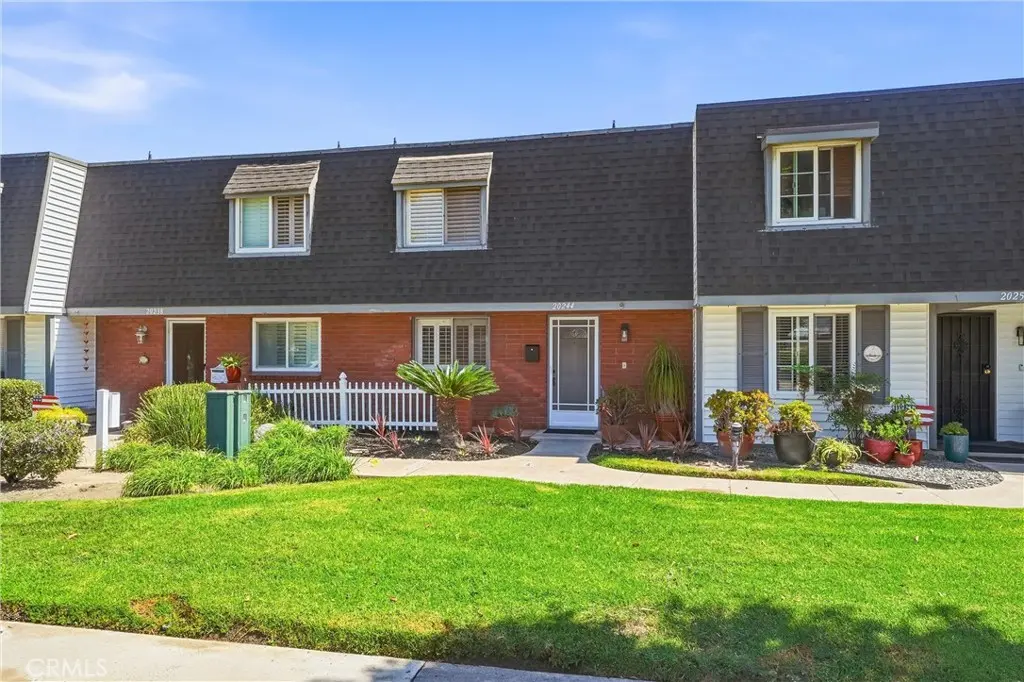 20244 Magnolia Street, Huntington Beach, CA — listing photo 1