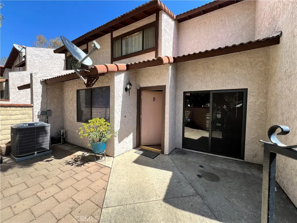 922 N Redding D, Upland, CA — listing photo 1