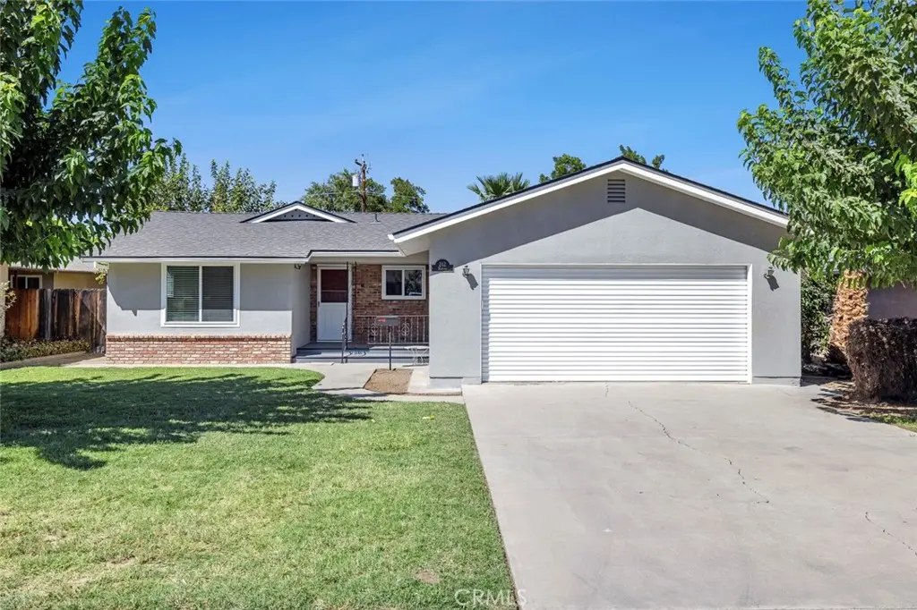 212 Harvard Avenue, Coalinga, CA — listing photo 1