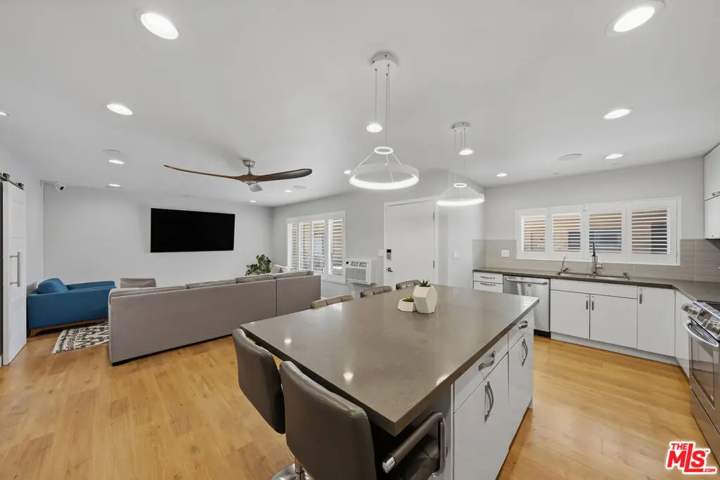 5232 Corteen Place 20, Los Angeles, CA — listing photo 1