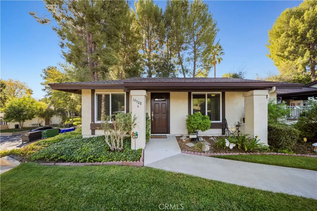 19508 Avenue Of The Oaks, Newhall, CA — listing photo 1