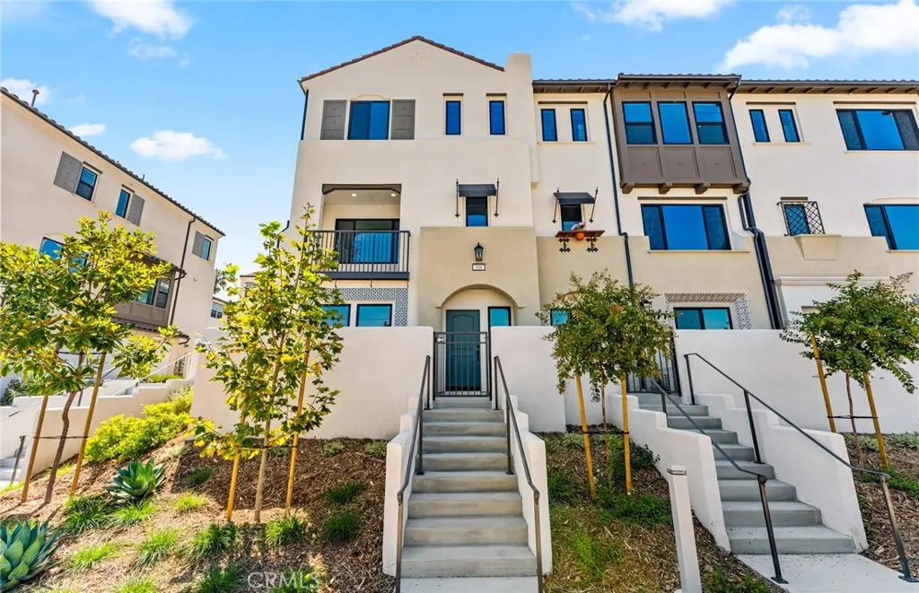 Townhouse for sale at 108 Pickwick Lane Court, Burbank, CA featuring 4 beds and 4 baths