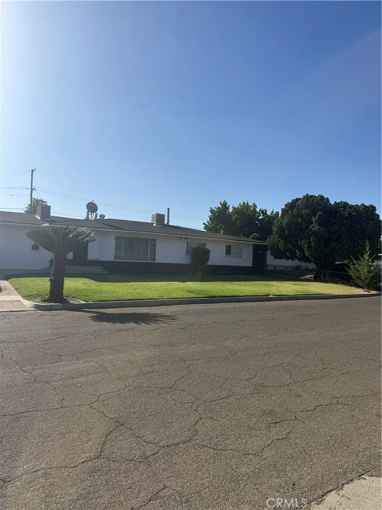 2105 N Archie, Fresno, CA — listing photo 1