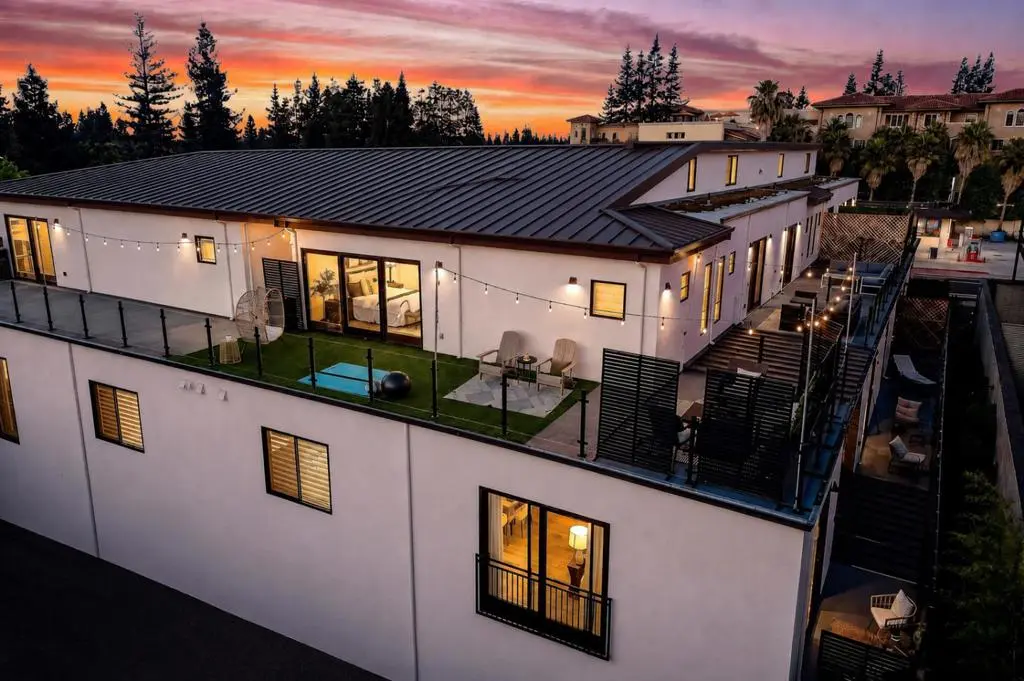 914 Woodside Road, Redwood City, CA — listing photo 1