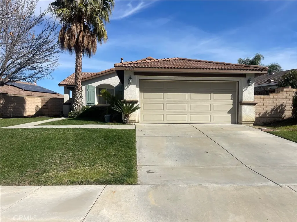 Residential Lease for rent at 29146 Sunswept, Lake Elsinore, Riverside County, CA featuring 3 beds and 2 baths