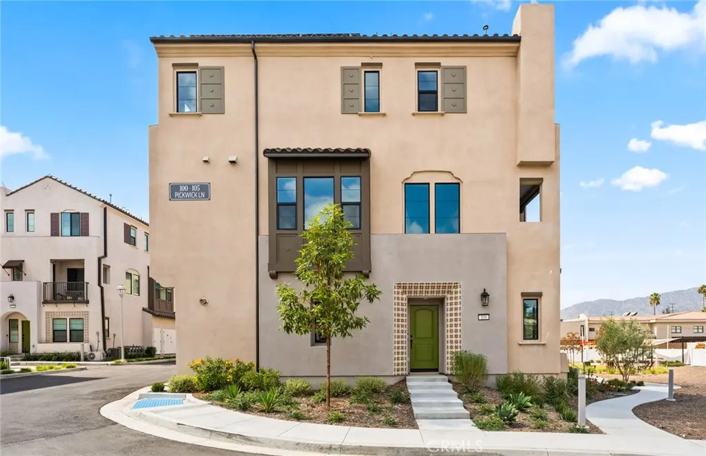 100 Pickwick Lane, Burbank, CA — listing photo 1