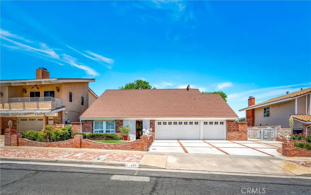 Single Family Residence for sale at 433 Fairway, Palmdale, CA featuring 5 beds and 4 baths