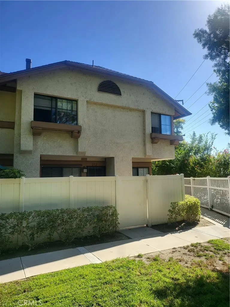 2350 Sutter, Fullerton, CA — listing photo 1