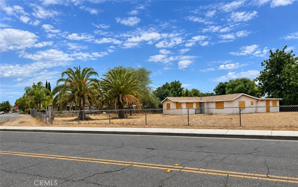 Single Family Residence for sale at 27987 Jefferson Avenue, Menifee, CA featuring 3 beds and 1 bath