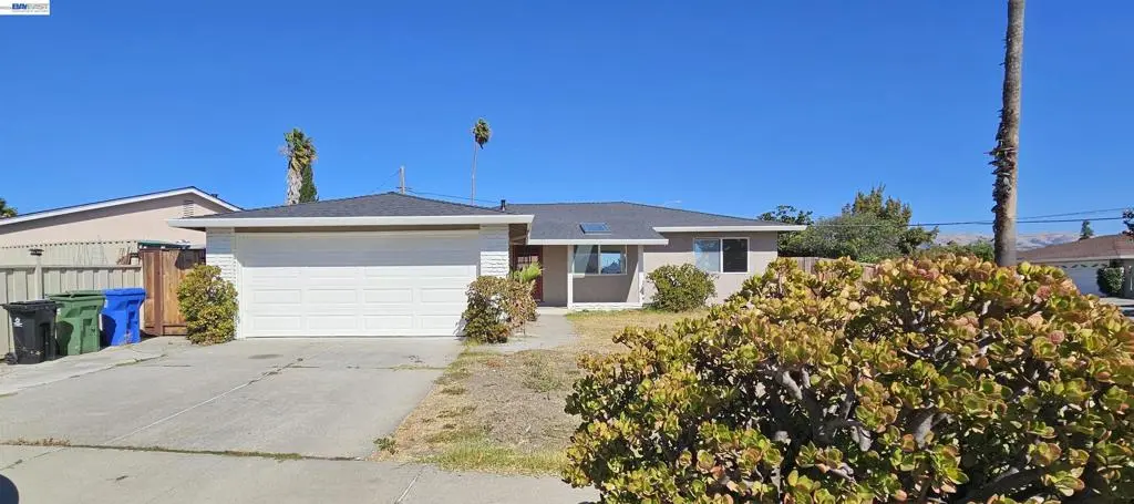 Single Family Residence for rent at 4692 Sloan Street, Fremont, CA featuring 3 beds and 2 baths