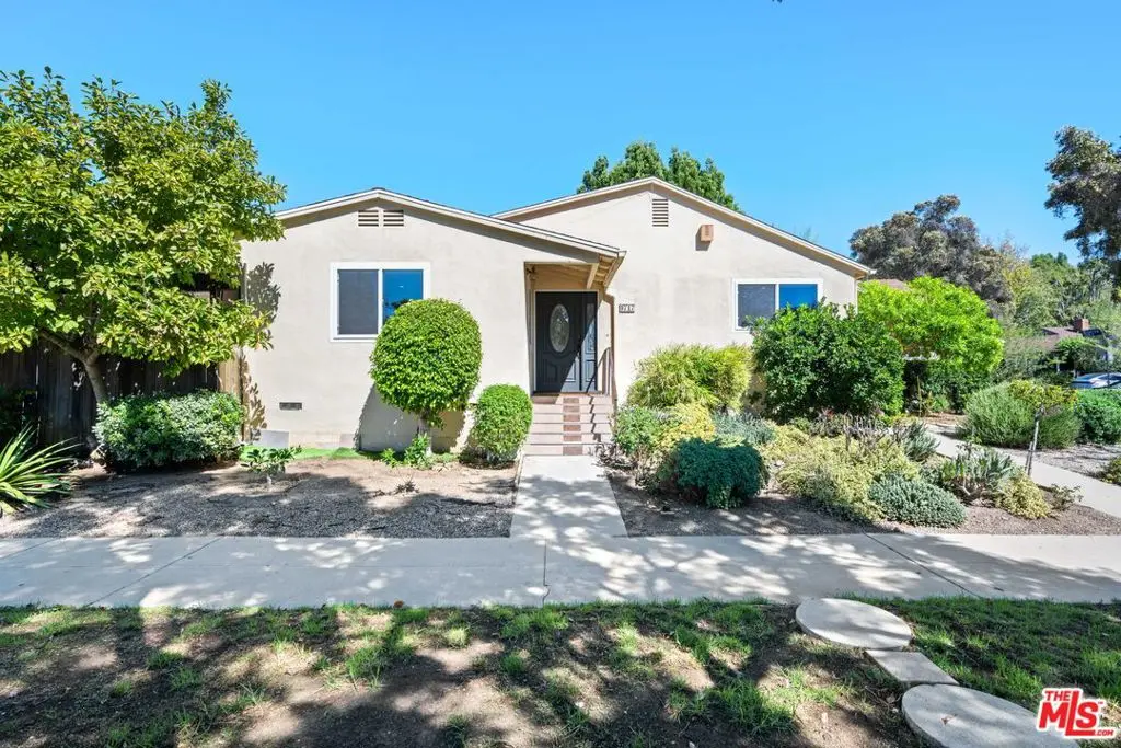 Single Family Residence for rent at 9717 Cisco Street, Los Angeles, CA featuring 3 beds and 2 baths