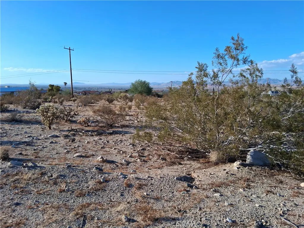 111 Morning Drive, 29 Palms, CA — listing photo 1